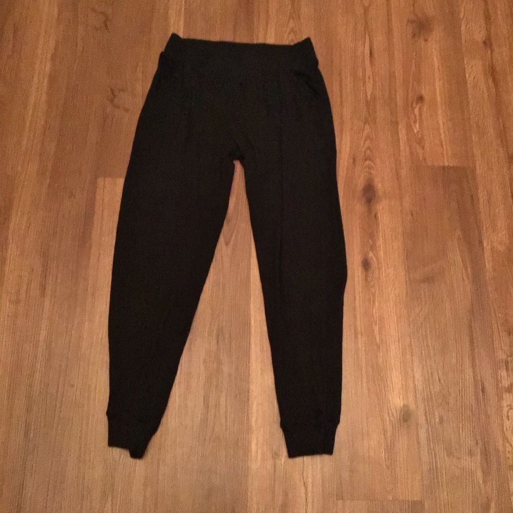 Amour Vert Black Ribbed Modal Jogger Pants - Picture 2 of 6